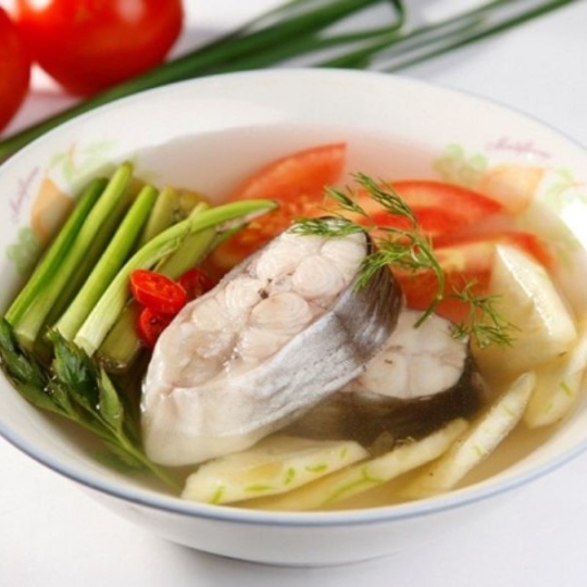 CANH CHUA CÁ BÔNG LAU 🐠 ( SWEET AND SOUR PANGASIUS KREMPFI SOUP )