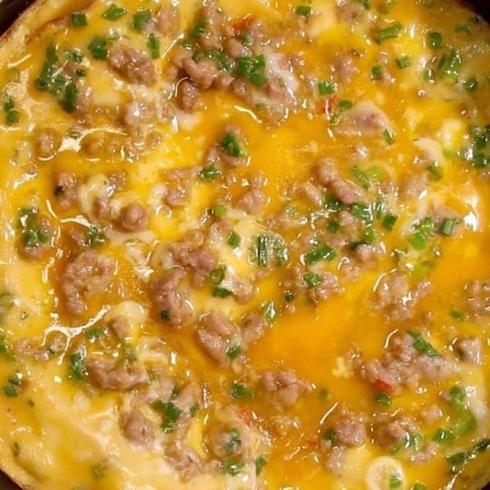 TRỨNG CHIÊN THỊT BẰM ( FRIED EGGS 🥚 WITH MINCED MEAT 🥩 )